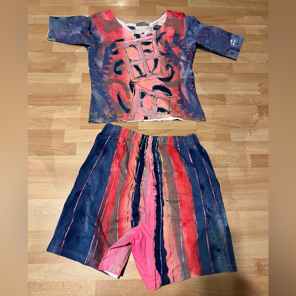 V.c torias signed short outfit os no stained or holes paint in tact good shape